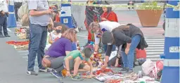  ??  ?? Durante la pandemia, más ventas artesanale­s se ven en las calles del Centro Histórico.