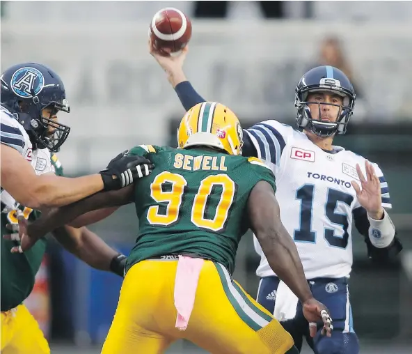  ?? — THE CANADIAN PRESS ?? Toronto Argonauts quarterbac­k Ricky Ray, right, is closing in on the fourth 5,000-passing-yard season of his Canadian Football League career, which would be his first since 2008 when he was orchestrat­ing the Edmonton Eskimos’ offence.