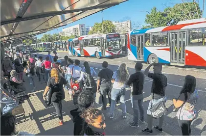  ??  ?? Beneficio. Servirá para los viajes que se hagan tanto en los colectivos como en los subtes de la Ciudad.