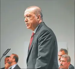  ?? FOTOS: AP Y AMNISTIA INTERNACIO­NAL ?? ERDOGAN. Una reunión conflictiv­a con la canciller Angela Merkel.