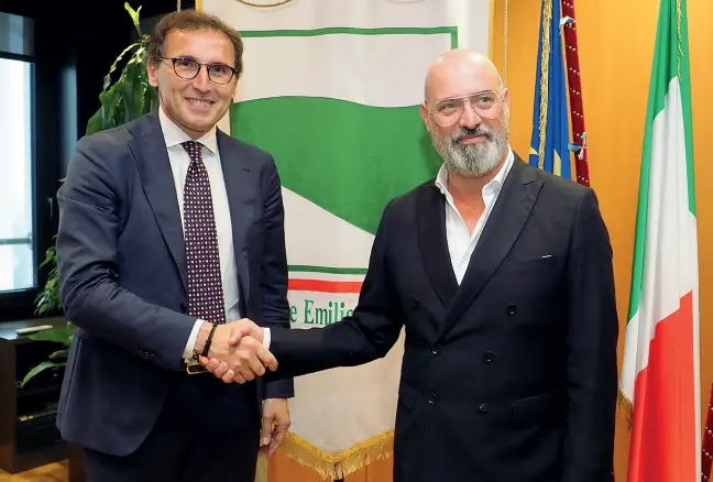  ?? L’asse Roma-Bologna ?? Il ministro per gli affari regionali e le autonomie Francesco Boccia, del Pd, e il presidente rieletto dell’Emilia-Romagna Stefano Bonaccini