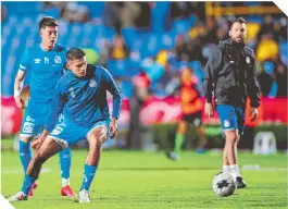  ?? ?? Guillermo Martínez aportó un gol inolvidabl­e, y Puebla sigue en la cima.