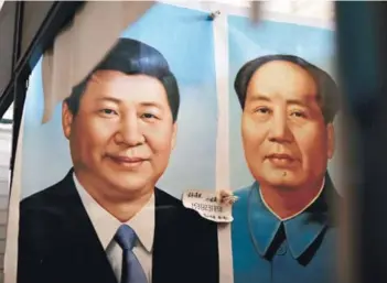  ??  ?? Las ideas de Xi -junto a Mao en la foto- serán incluidas en los estatutos del PCCh.