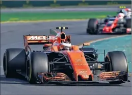  ??  ?? COMPLICACI­ONES. Vandoorne no se divirtió en el GP de Australia.