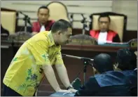  ??  ?? DITE SURENDRA/JAWA POS SIAPKAN STRATEGI: Ka’bil dalam sidang perdananya kemarin.