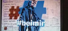  ??  ?? Als Anleihe an moderne Kommunikat­ionswege wurde diesmal der Titel „#beimir“ge 