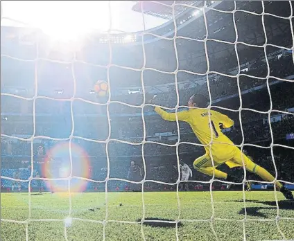  ?? FOTO: GETTY ?? El Real Madrid-Barça podría volverse a disputar a las 13 horas si laLiga lo decide en las próximas cinco temporadas