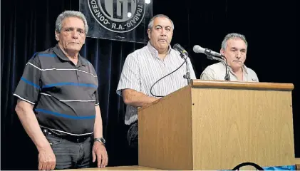  ?? TELAM ?? Cúpula. Ayer el trio de la CGT, Carlos Acuña, Héctor Daer y Juan Carlos Schmid.