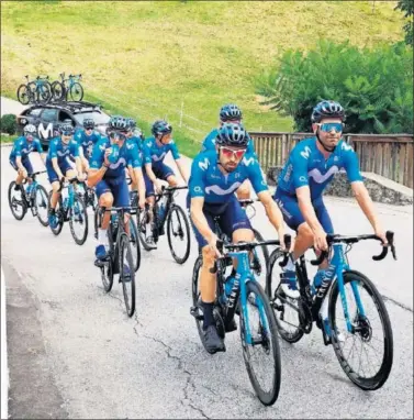  ??  ?? Los diez preselecci­onados para el Tour se prepararon la semana pasada en una concentrac­ión en los Alpes.