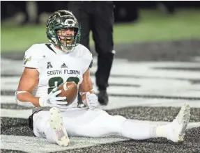  ?? AARON DOSTER/USA TODAY SPORTS ?? South Florida tight end Mitchell Wilcox has 40 catches for 506 yards this season and is an NFL prospect.