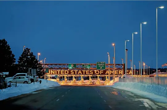  ?? PHOTOS: REUTERS ?? The Lacolle Border crossing into the United States is seen from Lacolle, Quebec, Canada.