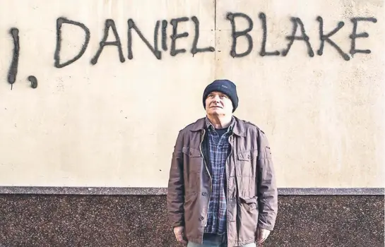  ??  ?? Yo, Daniel Blake, del director británico Ken Loach, se exhibe en la cartelera comercial de la Ciudad de México.