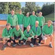  ?? FOTO: RTC ?? Die Herren 50 des Ratinger TC in Augsburg.
Cherkasov – Clavet 2:6, 2:6; Davids – Lledo Boyer 6:3, 6:4; Kesper – Norman 0:6, 3:6; Marzenell – Lenten 6:4, 6:7, 10:8; Santopadre – Fevrier 6:1, 6:2; Rummel – Pradel 6:4, 3:6, 10:8.
Cherkasov/Davids – Clavet/Lenten 6:2, 6:3; Santopadre/Schmücking – Lledo Boyer/Pradel 6:3, 6:2; Kesper/Rummel – Norman/Koch 6:1, 6:6 (Wertung für Bad Vilbel).