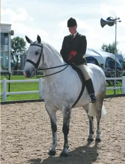  ??  ?? Maxi cob victors, Kavanaghs Lord Winchester and Xanthe Barker-Wild