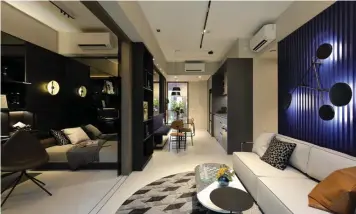  ??  ?? Showflat of a two-bedroom premium unit, with layout design by Angela Lim of SuMisura