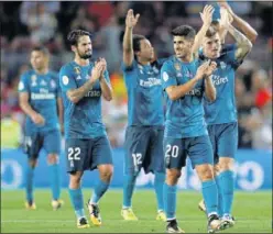  ??  ?? PIDE PASO. Asensio reclama con fútbol y goles el puesto de Bale.