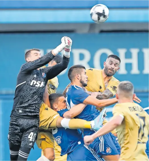  ?? ?? DINAMO IMA ŠIRI KADAR Livaja je svjetska klasa, ali neće moći sam iznijeti sezonu. Dinamo ima tri momčadi, odnosno najveću širinu igračkoga kadra, smatra Pralija