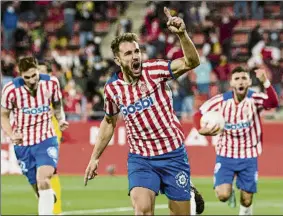  ?? FOTO: PEE PUNTÍ ?? Stuani celebra uno de sus tres goles al Alcorcón El charrúa ya lleva siete tantos