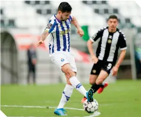  ?? FOTO: @Fcporto ?? Jesús Corona dio la asistencia para el gol del triunfo.