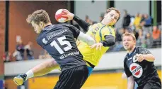  ?? FOTO: VOLKER STROHMAIER ?? Die TG Biberach (hier Jan Wille beim Wurf) empfängt im ersten Heimspiel der Saison die SG Bettringen.