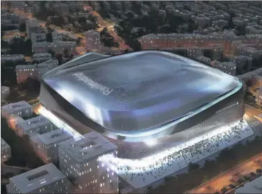  ??  ?? NUEVO BERNABÉU. Las obras tampoco comenzarán este verano, como había dicho Florentino.