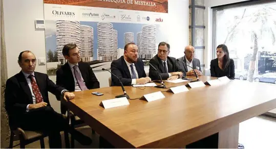  ??  ?? Rueda de prensa en la que ADU explicó los detalles de su proyecto para la compra de Mestalla.