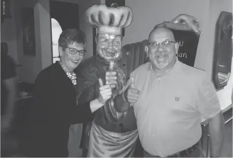  ?? QC PHOTO BY ROB VANSTONE ?? Pam Cowan, left, and Jeff Dedekker, right, are shown during their farewell bash Aug. 18, 2018 at Bonzzini’s.