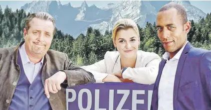  ?? ?? Andreas Giebel (balra) az egyik főszereplő­je a Rejtélyek az Alpokban című krimisoroz­atnak (Ines Lutz és Peter M. Marton)
