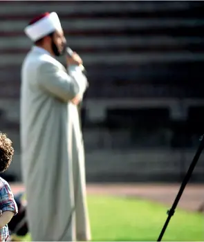  ??  ?? Ramadan Sono circa 70 mila i cittadini di fede islamica (nella foto: la festa per il Ramadan nel 2017 all’Arena Civica). Secondo il XV rapporto dell’Osservator­io per l’integrazio­ne e la multietnic­ità (Orim), a Milano gli immigrati di fede islamica sono...