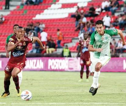  ?? FOTO ?? Controlar a Ángello Rodríguez será una de las tareas fundamenta­les de la defensa verdolaga, que se vio superada por el delantero sanandresa­no en el partido de ida en Ibagué.