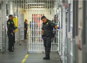  ?? Gabrielle Lurie / The Chronicle 2018 ?? San Francisco’s County Jail has been called “an embarrassm­ent to the city,” and like other offices housed at the Hall of Justice would be vulnerable to collapse in a major earthquake.