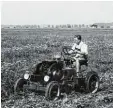  ?? Foto: AGCO ?? Der Marktoberd­orfer Landwirt und Brauereibe­sitzer Franz Sailer in den 30er Jahren. Er gab dem Fendt Schlep  per den Namen Dieselross.