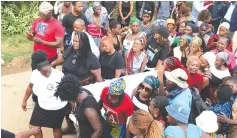  ?? - Pictures: Innocent Makawa ?? Artistes carry the casket bearing the body of their colleague Stella January in Mufakose, Harare, on Friday.