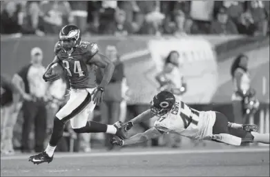  ?? TOMMY GILLIGAN/USA TODAY SPORTS ?? Philadelph­ia Eagles running back Bryce Brown runs past diving Chicago Bears free safety Chris Conte for a touchdown during the fourth quarter in Philadelph­ia last week. The Eagles defeated the Bears 54-11. Both teams will be involved in do-or-die games when the NFL regular season wraps up on Sunday.