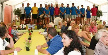  ?? (Photo H. I.) ?? Le comité des fêtes, présidé par Rémy Baricalla, chaleureus­ement félicité par le maire, Paule Becquaert, et l’assistance présente.