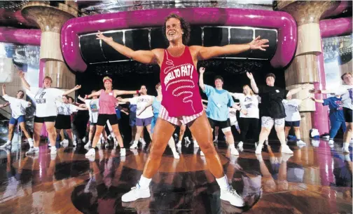  ?? [Evan Hurd/Sygma via Getty Images] ?? Bei ihm turnten auch Übergewich­tige mit: Die Videos des US-Fitness-Gurus Richard Simmons in den 1980ern waren regelrecht­e Sportparty­s.