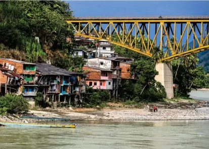  ?? FOTO JULIO CÉSAR HERRERA ?? El corregimie­nto de Puerto Valdivia, situado a 37 kilómetros del proyecto, fue el más afectado durante la contingenc­ia. Nuevo panorama permitirá empezar su reconstruc­ción.