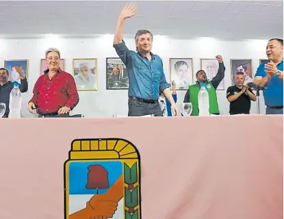  ?? ?? Máximo Kirchner, ayer, en la seccional Avellaneda de la UOM, junto con Abel Furlán