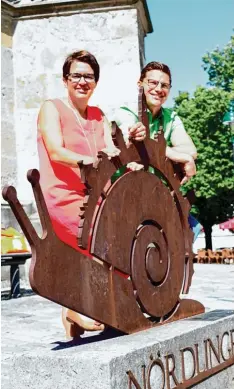  ?? Foto: René Lauer ?? Susanne Vierkorn, Leiterin des Stadtmarke­tingverein­s, und David Wittner, Leiter der Tourist Info, wollen die Bürger mit dem Cittaslow Festival in Nördlingen zum Nach denken anregen.