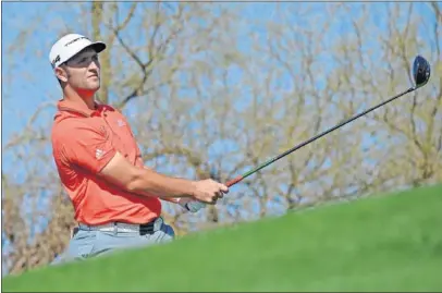  ??  ?? COMPETITIV­O. Jon Rahm jugará desde el jueves al domingo en Pebble Beach, donde aspira a número uno.