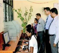  ??  ?? Students using the new computer laboratory