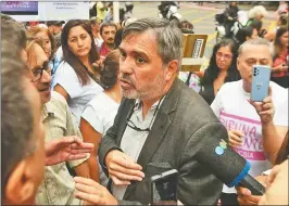  ?? ?? GUILLERMO GONZÁLEZ. El fiscal avanza en la investigac­ión de habilitaci­ones falsas de Bomberos y también en un enorme abanico de presuntas irregulari­dades en trámites municipale­s.