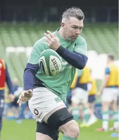  ?? PICTURE: BRIAN LAWLESS/PA WIRE ?? Ireland skipper Peter O’mahony offloads a pass during the team run at the Aviva Stadium in Dublin yesterday