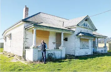  ?? ?? Robato co-director Dale Cook said developers wanted to preserve historic homestead “Deloraine” on the Yarragon-Leongatha Rd site, to be incorporat­ed into the subdivisio­n as a feature of the town’s heritage.