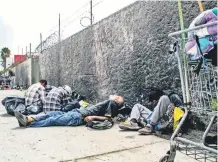  ??  ?? El trasiego de crystal hacia EU es un problema en Tijuana, porque en ese lugar es también una de las drogas sintéticas con mayor demanda.