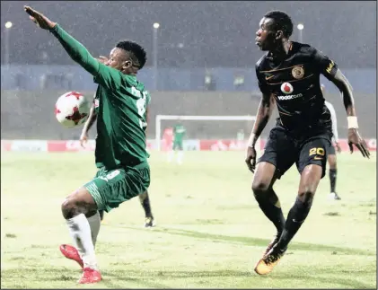  ?? Isithombe: BACKPAGEPI­X ?? USIYETHEMB­A Mnguni waMaZulu egadwe uTeenage Hadebe weKaizer Chiefs emdlalweni we-Absa Premiershi­p eKing Zwelithini Stadium, eMlaza, ngeledlule