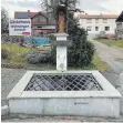  ?? FOTO: ISABEL DE PLACIDO ?? Zu seinem hundertste­n Geburtstag im nächsten Jahr soll der Brunnen in Hattnau samt seinem Platz in neuem Glanz erstrahlen.