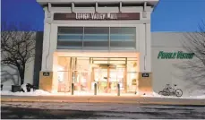  ?? MORNING CALL PHOTOS RYAN KNELLER/THE ?? Footwear retailer Clarks, candle company Yankee Candle, jewelry chain Littman Jewelers and clothing retailer Abercrombi­e & Fitch recently closed outposts at the Lehigh Valley Mall in Whitehall Township. Two other Lehigh Valley Mall tenants – jewelry chain Helzberg Diamonds and footwear retailer Aldo – are nearing their final days.