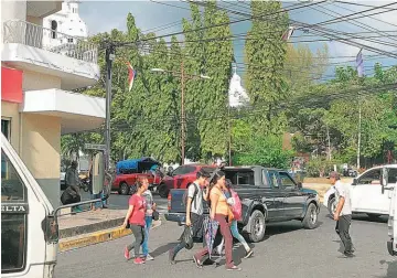  ??  ?? Necesario. Según el alcalde, “mientras terminamos la gestión de los semáforos vamos a tener gestores”.