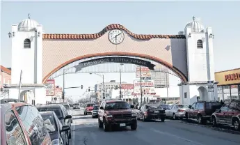  ?? LA RAZA ?? La Villita, histórico barrio latino en Chicago.